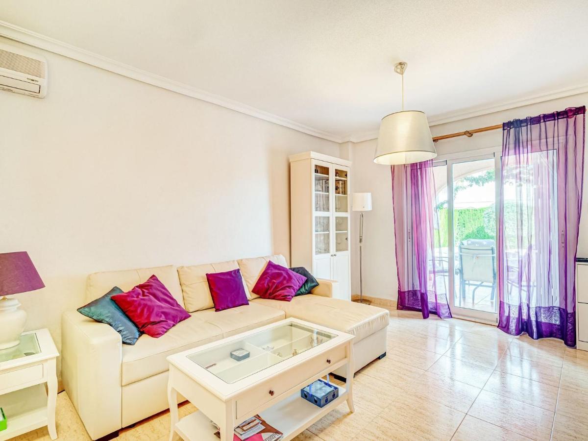 Belvilla By Oyo Lovely Bungalow With Swimming Pool Ориуэла Экстерьер фото