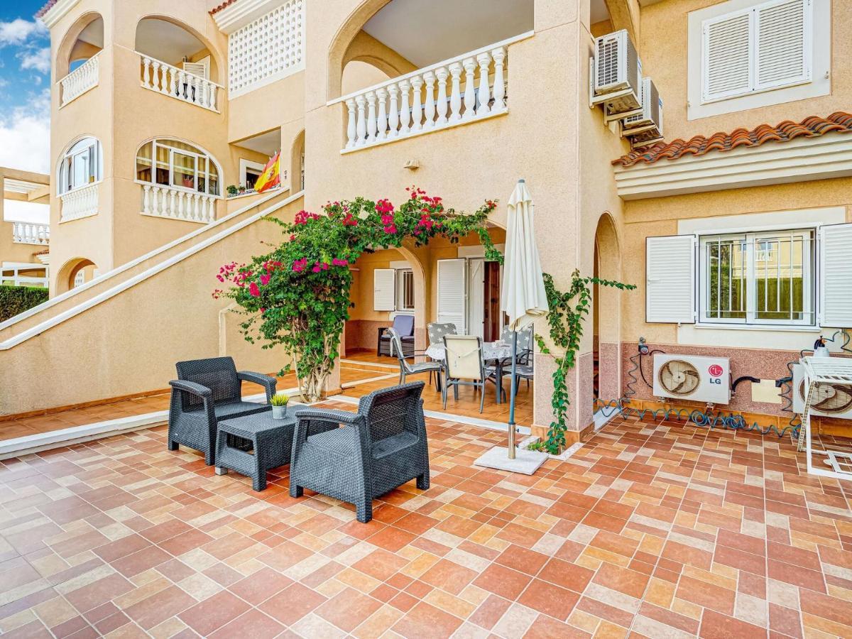 Belvilla By Oyo Lovely Bungalow With Swimming Pool Ориуэла Экстерьер фото