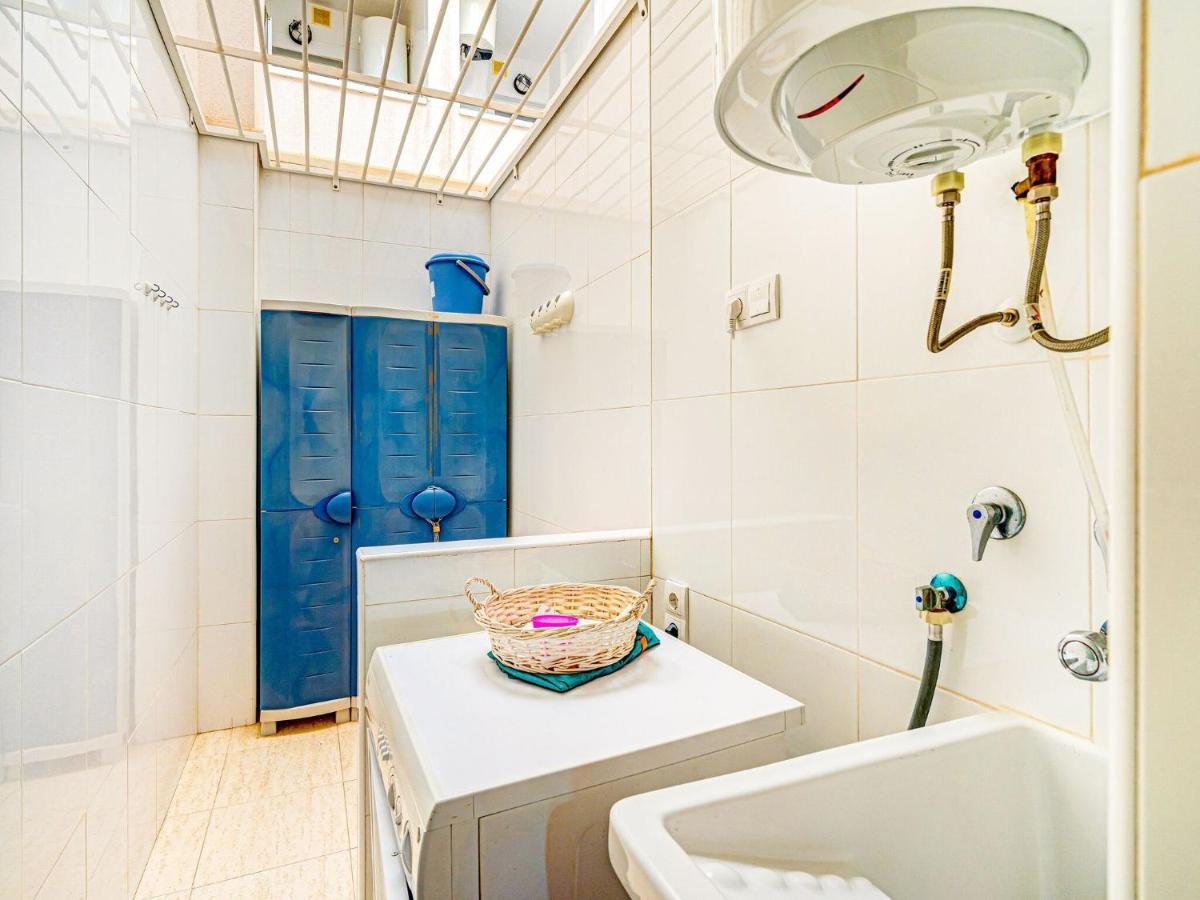 Belvilla By Oyo Lovely Bungalow With Swimming Pool Ориуэла Экстерьер фото