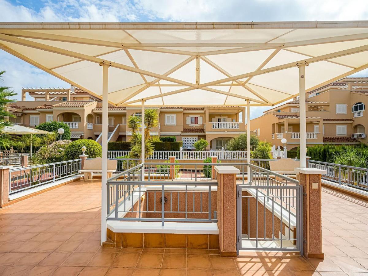 Belvilla By Oyo Lovely Bungalow With Swimming Pool Ориуэла Экстерьер фото