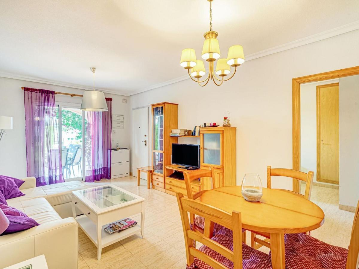 Belvilla By Oyo Lovely Bungalow With Swimming Pool Ориуэла Экстерьер фото